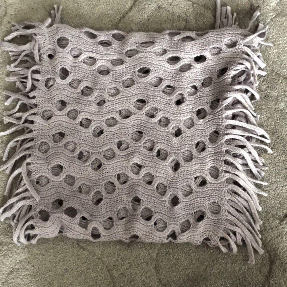Gray infinity scarf - Picture 2 of 2